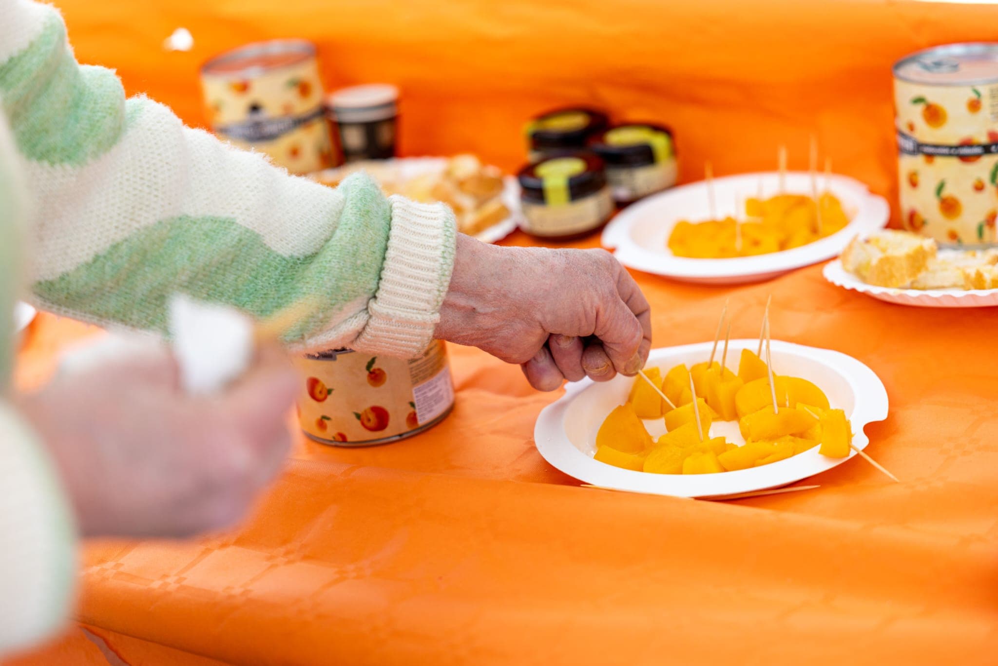 Tast de producte local: fruites i melmelades. Tast de producte local: fruites i melmelades.