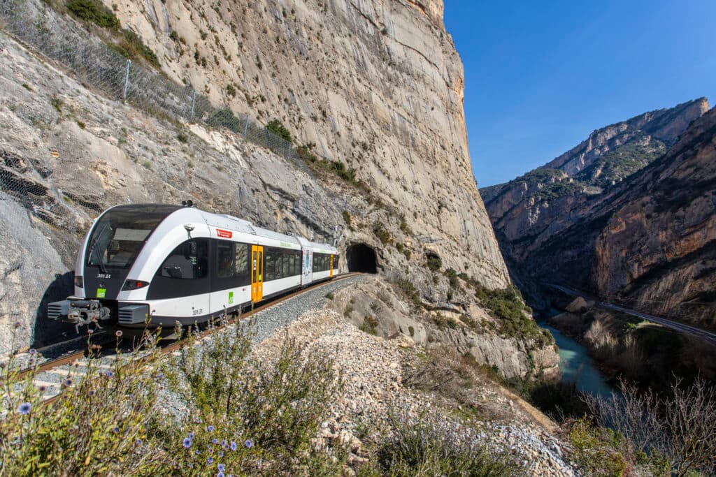 El tren de La Pobla a través dels llacs El tren de La Pobla a través dels llacs